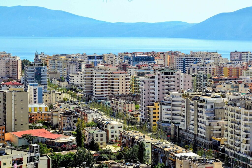 Investimet thellojnë pabarazitë, kryeson Vlora, Shkodra rritje vetëm 1.3 për qind më 2023
